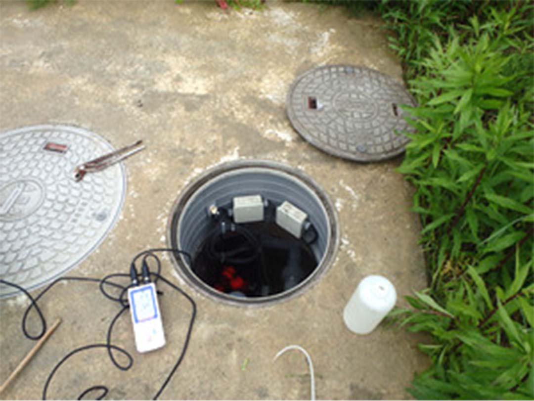 浄化槽保守点検写真01