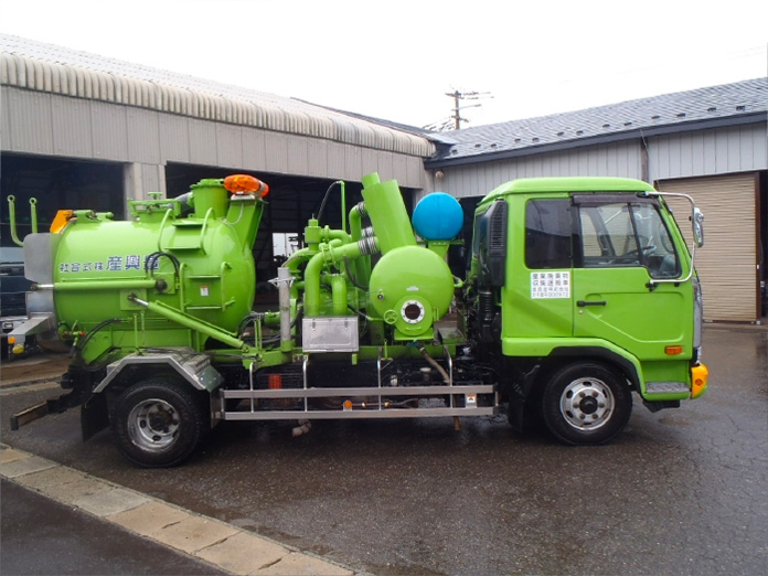 13t超特殊強力吸引車